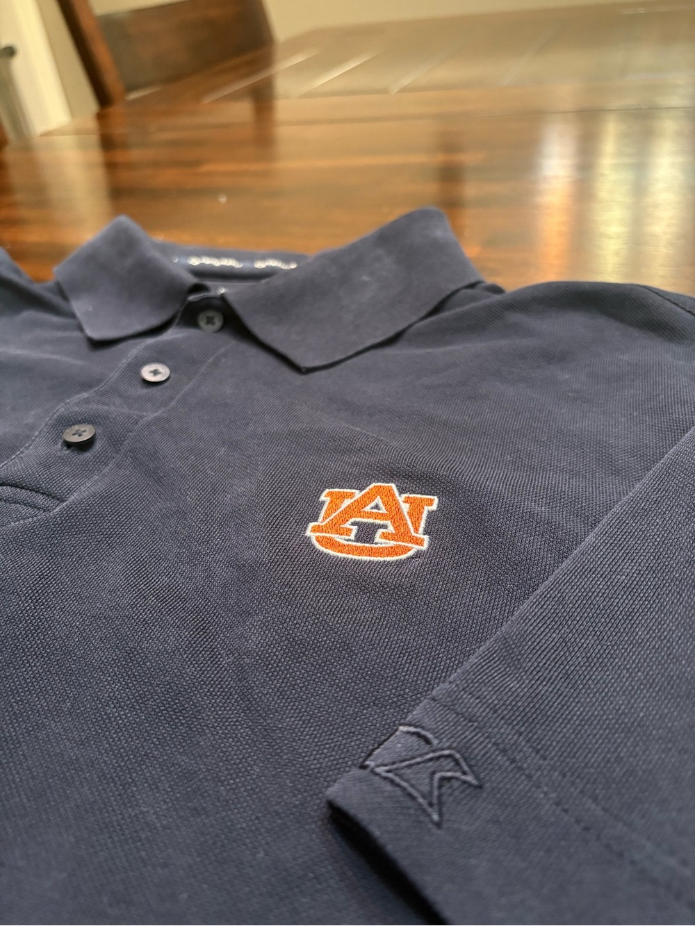 Navy Blue Cutter & Buck Auburn University polo shirt in Men’s L